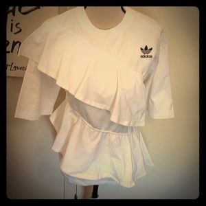 J K00 White T shirt.